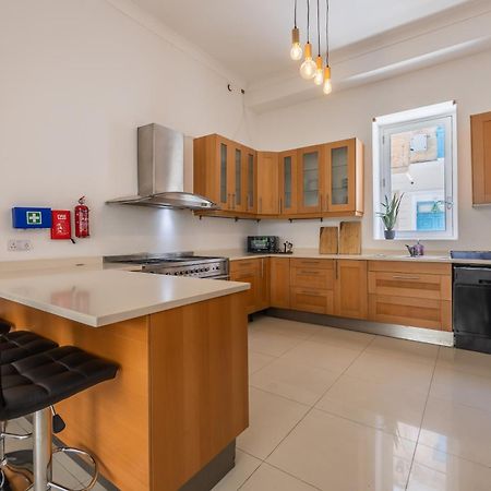 Hard To Come By - Modern & Huge House In Sliema Exterior photo