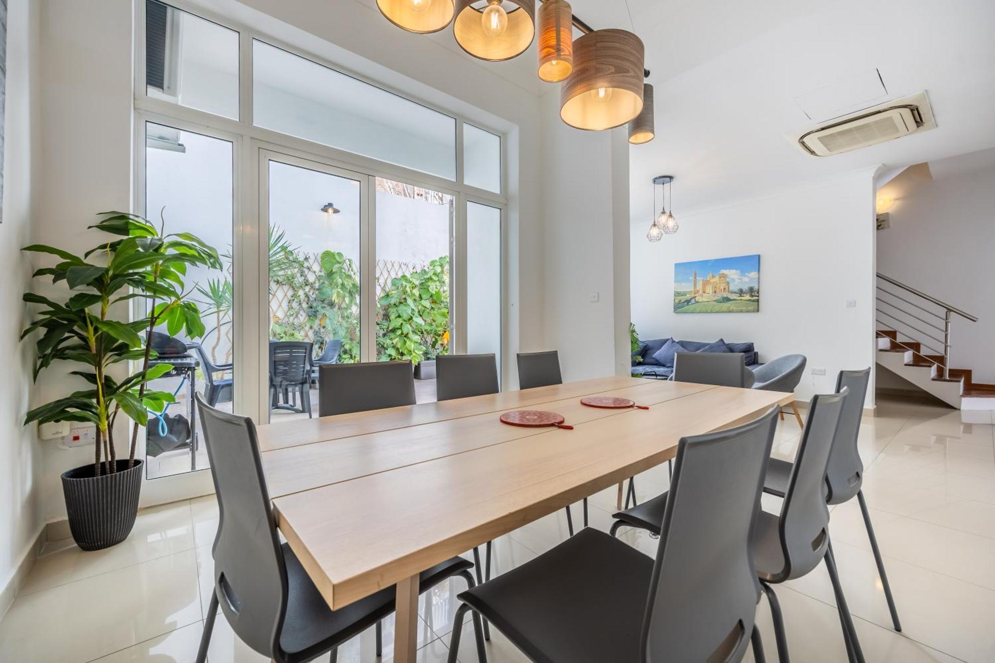 Hard To Come By - Modern & Huge House In Sliema Exterior photo